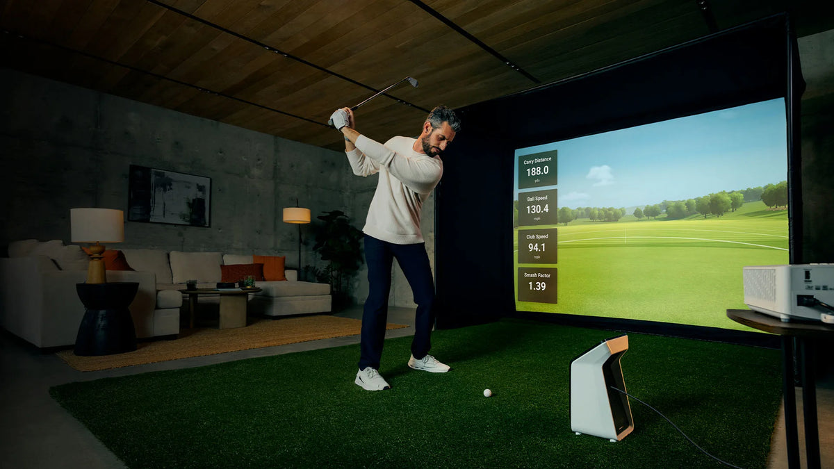 BUILT-IN GOLF SIMULATOR